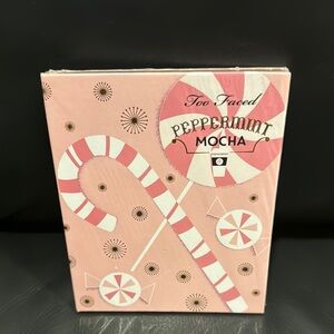 Too Faced Peppermint Mocha Eyeshadow Palette